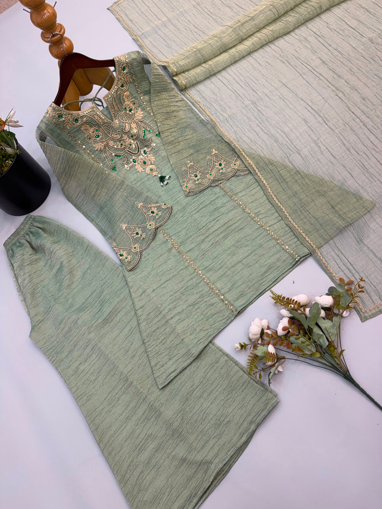 Hara Noor Suit - Image 3