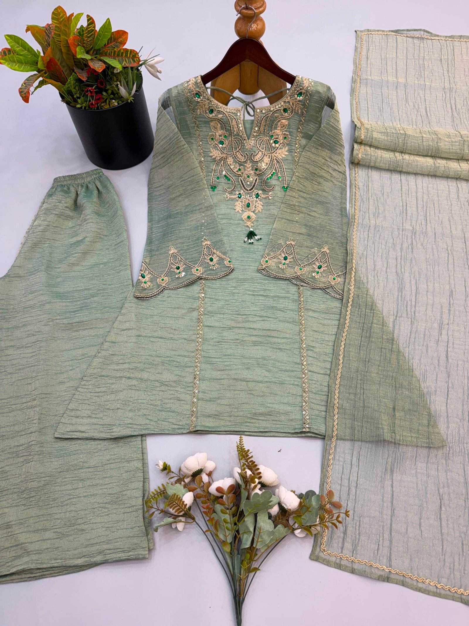 Hara Noor Suit - Image 4