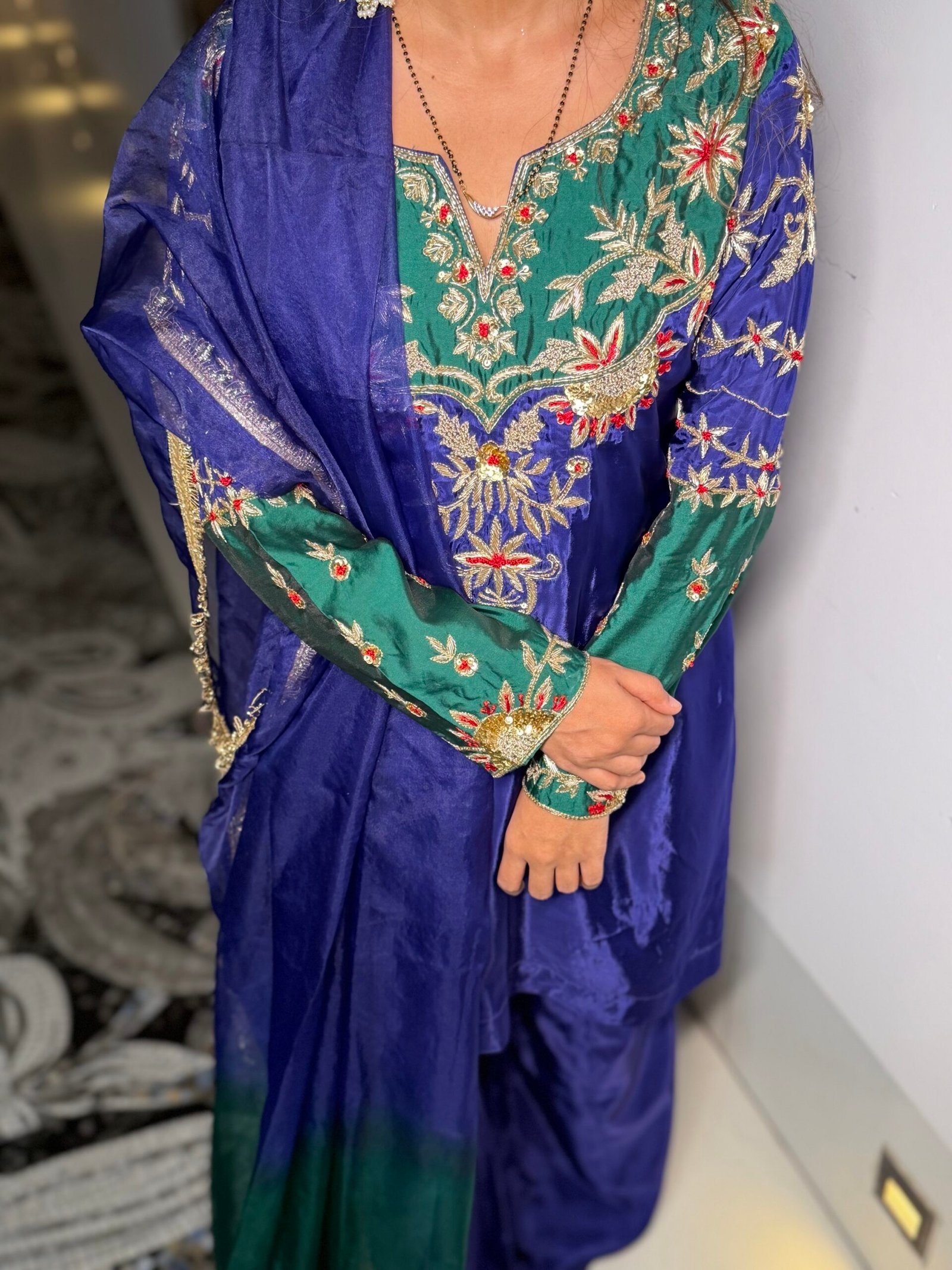 Shahi Gulneel Suit - Image 4