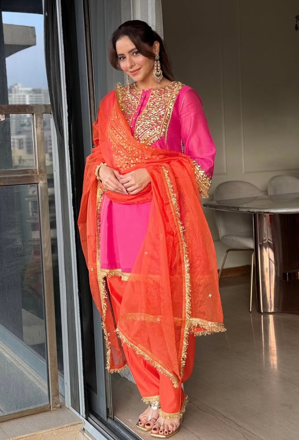 Range E Noor Suit - Image 4