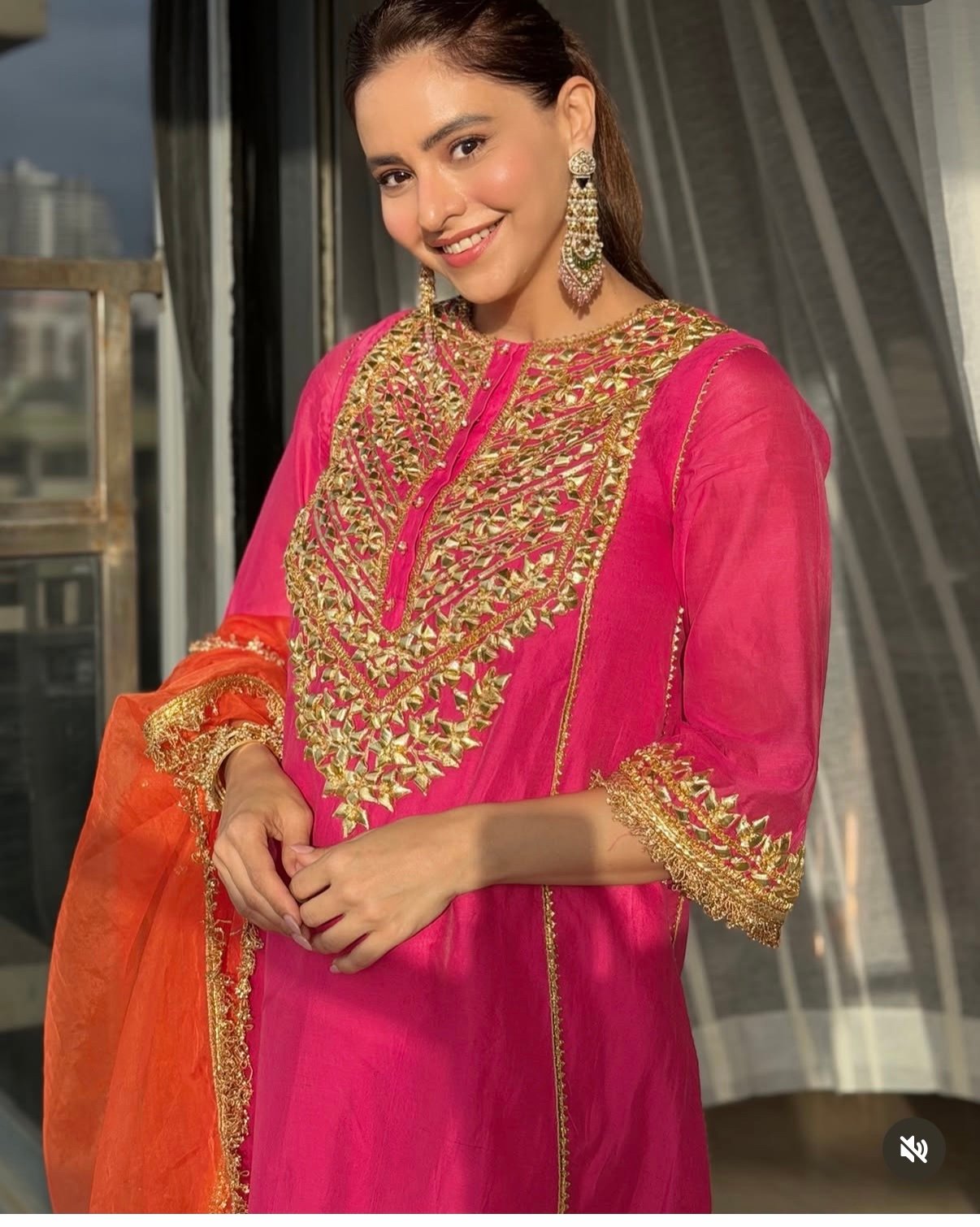 Range E Noor Suit - Image 3